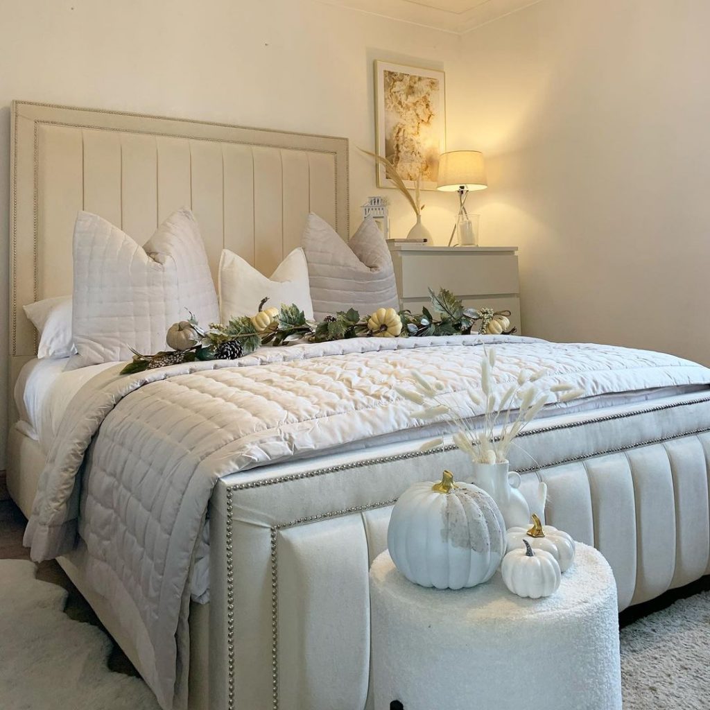 Beaded Horizon Bed photo 3